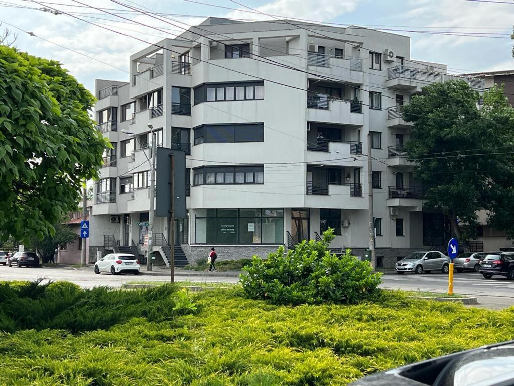 Natatiei Apartment Bukares Bagian luar foto