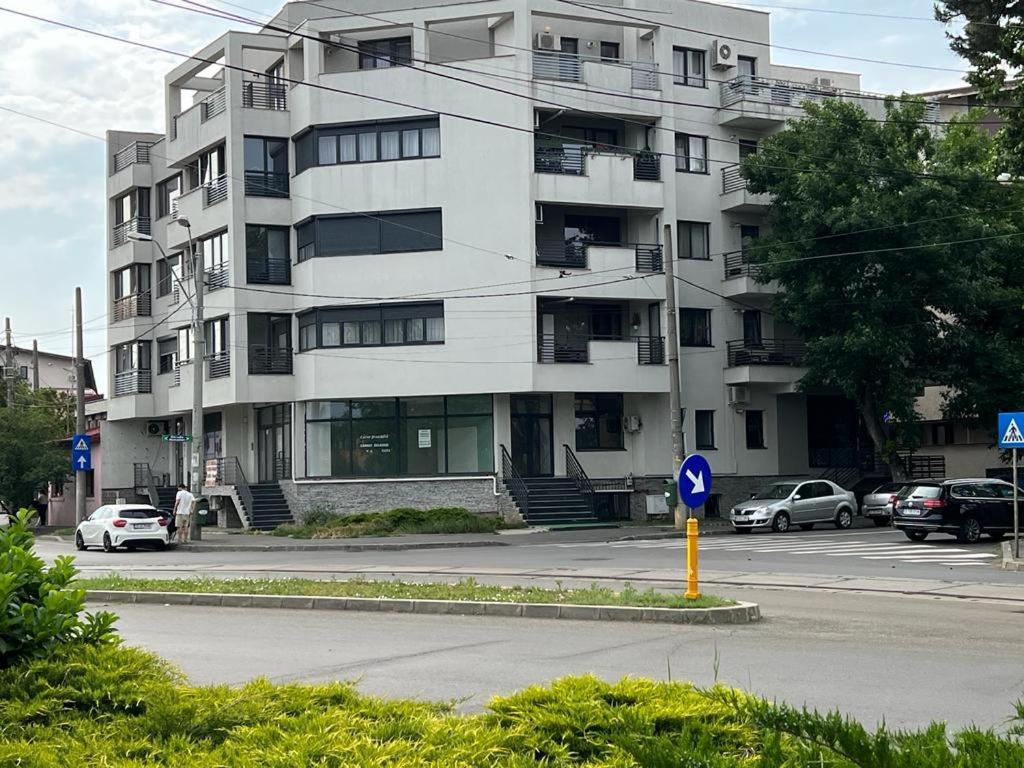 Natatiei Apartment Bukares Bagian luar foto
